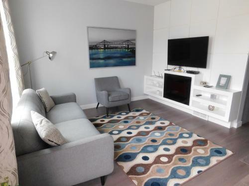 Apartamento Three-bedroom House With Balcony #33 Sunalta Downtown