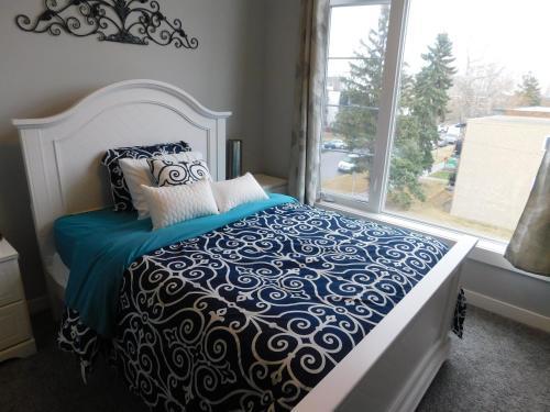 Apartamento Three-bedroom House With Balcony #33 Sunalta Downtown