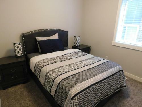 Apartamento Three-bedroom House With Balcony #33 Sunalta Downtown