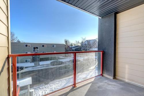 Apartamento Three-bedroom House With Balcony #33 Sunalta Downtown