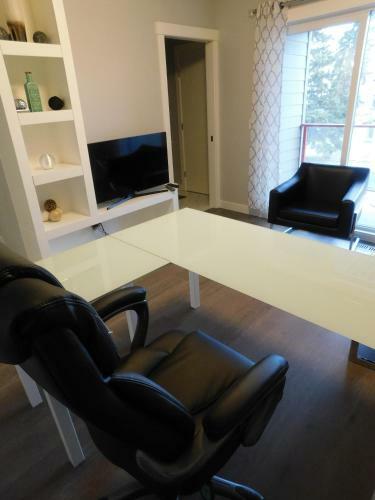 Apartamento Three-bedroom House With Balcony #33 Sunalta Downtown