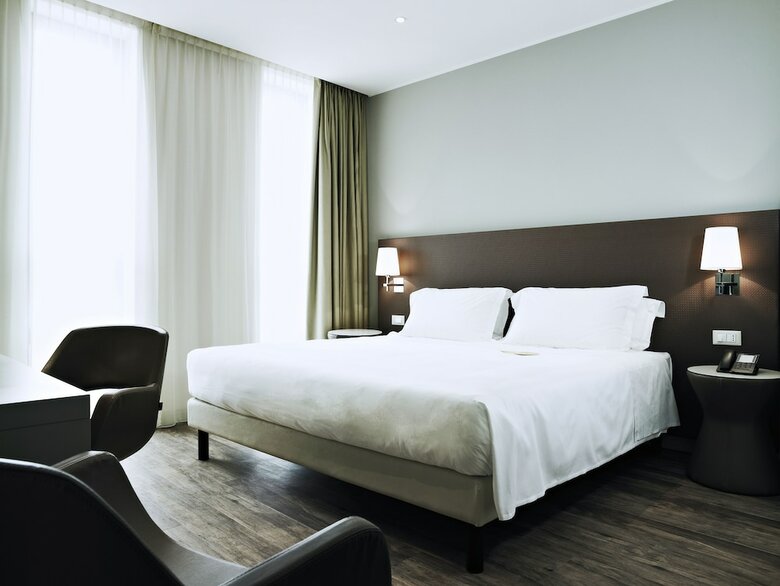 Hotel Move