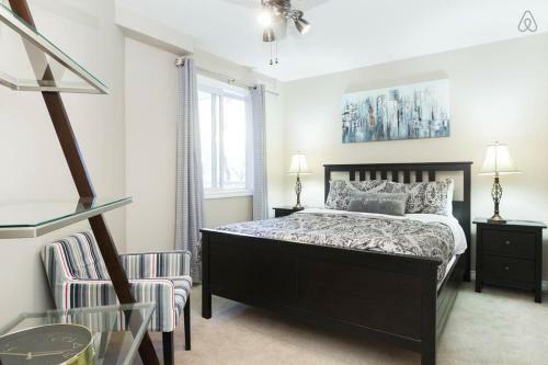 Apartamento Warm & Cozy 104 St Downtown Retreat - 3 Bed 2 Bath