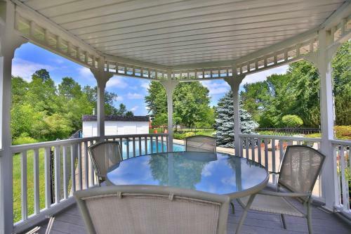 Niagara River Grand Mansion