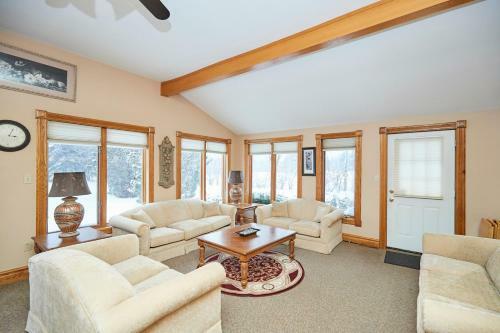 Niagara River Grand Mansion
