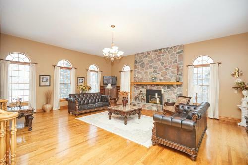 Niagara River Grand Mansion