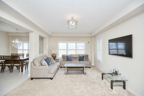 Upper Vista Executive Home