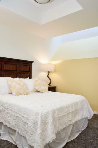 Vine Village Apartments