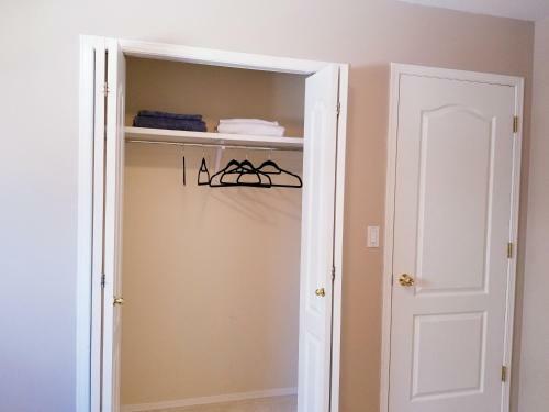 Saskatoon Lashyn Cove Homestay