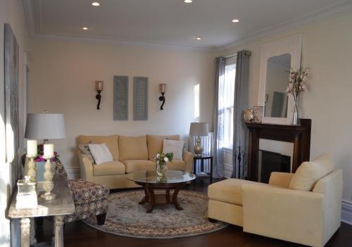 Magnolia House Bed & Breakfast