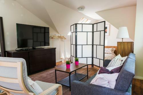 Simply Comfort. Unique Downtown House