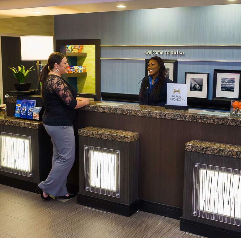 Hotel Hampton Inn And Suites Tulsa Central