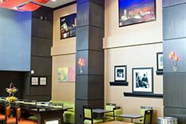 Hotel Hampton Inn And Suites Tulsa Central