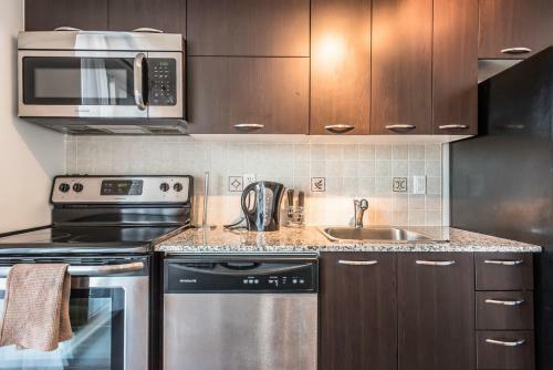 Apartment Near Rogers Centre