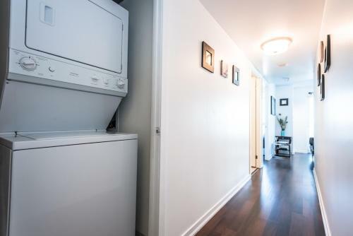 Apartment Near Rogers Centre