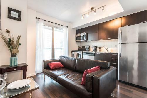 Apartment Near Rogers Centre