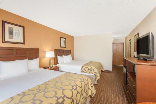 Hotel Baymont Inn And Suites Branson - On The Strip