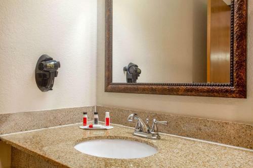 Hotel Baymont Inn And Suites Branson - On The Strip