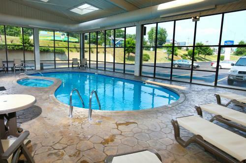 Hotel Baymont Inn And Suites Branson - On The Strip