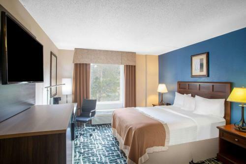 Hotel Baymont Inn And Suites Branson - On The Strip