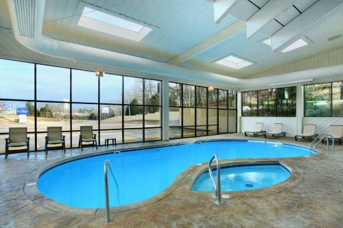 Hotel Baymont Inn And Suites Branson - On The Strip