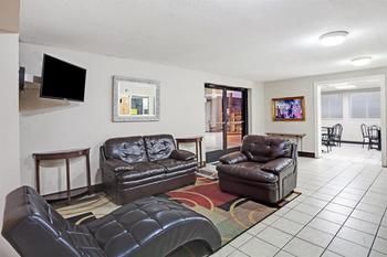 Hotel Super 8 Nashville/ Dntn/ Opryland Area