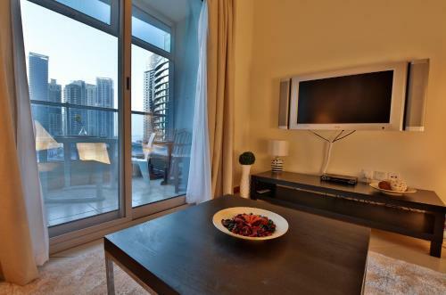 Two Bedroom Apartment With Sea View - Marina Diamond 4