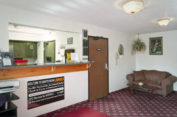 Hotel Super 8 Motel- Brattleboro