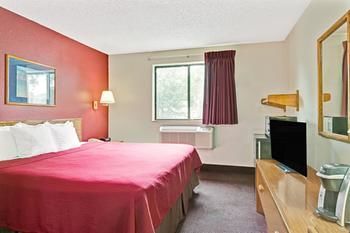 Hotel Super 8 Motel- Brattleboro