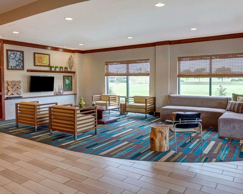 Hotel Comfort Suites Bossier City