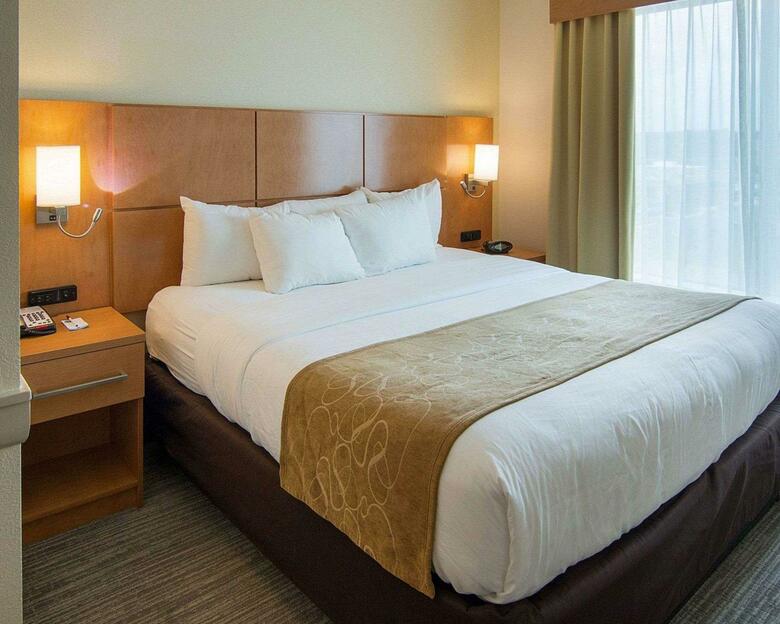 Hotel Comfort Suites Bossier City