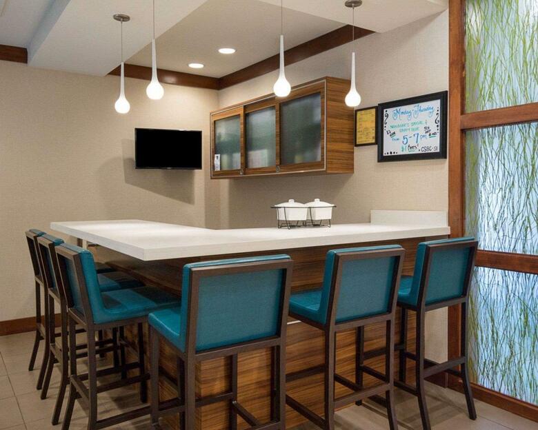 Hotel Comfort Suites Bossier City