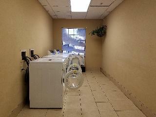 Holiday Inn Hotel & Suites Rog
