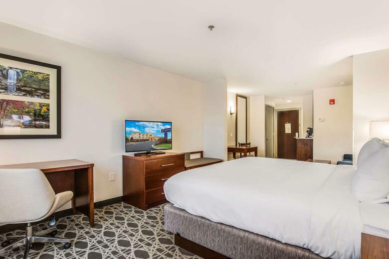 Holiday Inn Express Hotel & Suites Brevard