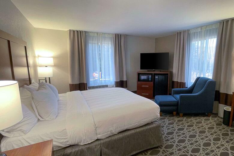 Holiday Inn Express Hotel & Suites Brevard