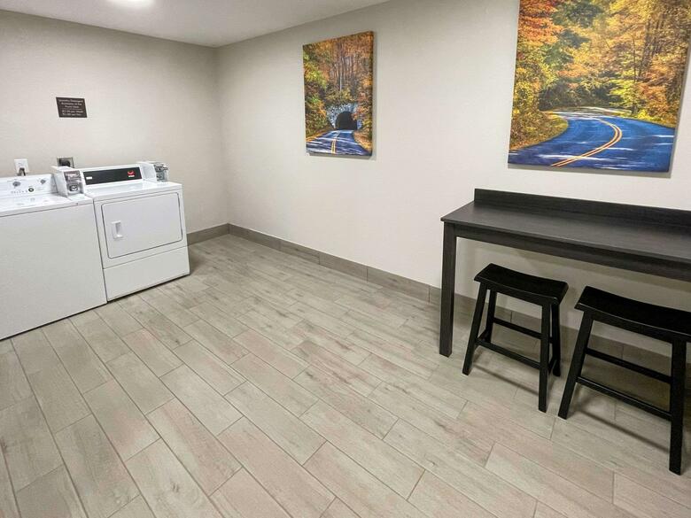 Holiday Inn Express Hotel & Suites Brevard