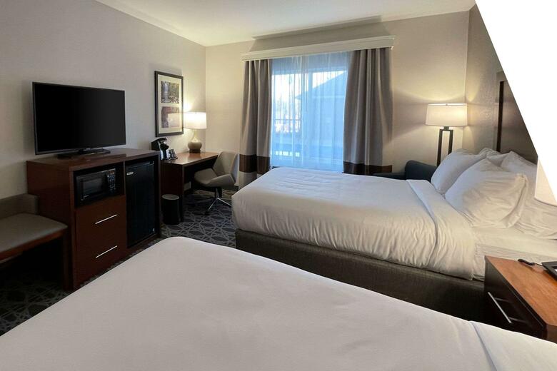 Holiday Inn Express Hotel & Suites Brevard