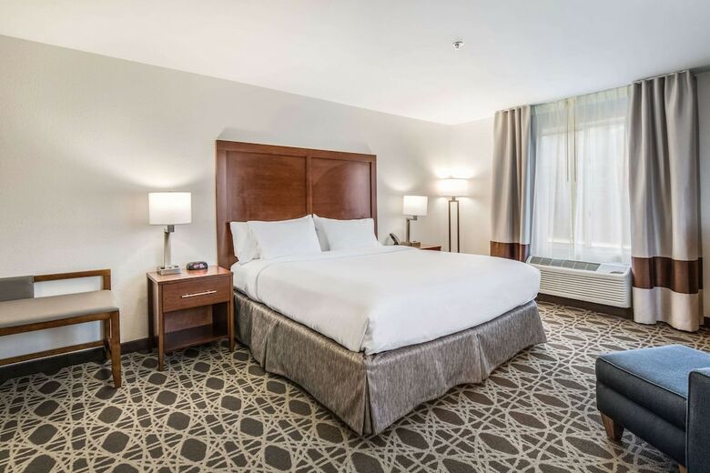 Holiday Inn Express Hotel & Suites Brevard