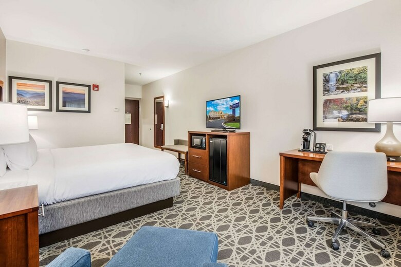 Holiday Inn Express Hotel & Suites Brevard