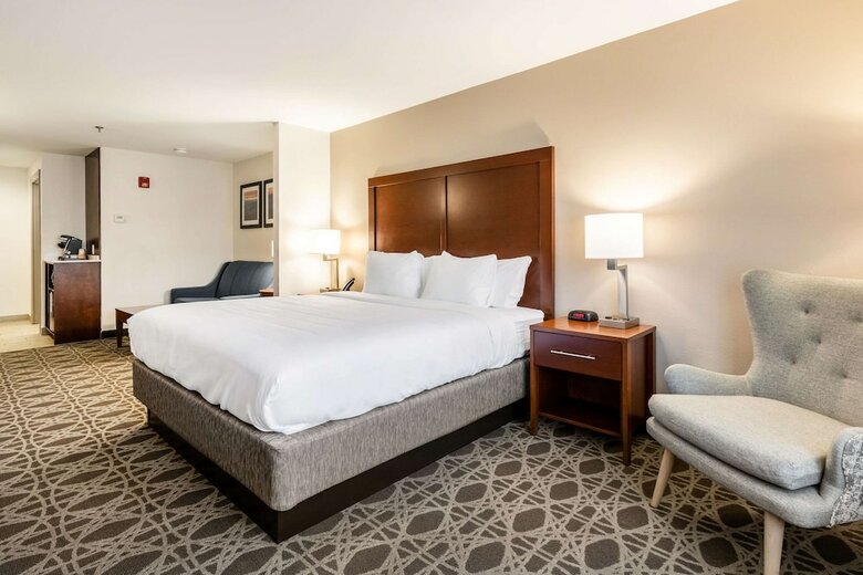 Holiday Inn Express Hotel & Suites Brevard