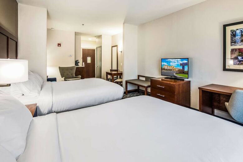 Holiday Inn Express Hotel & Suites Brevard