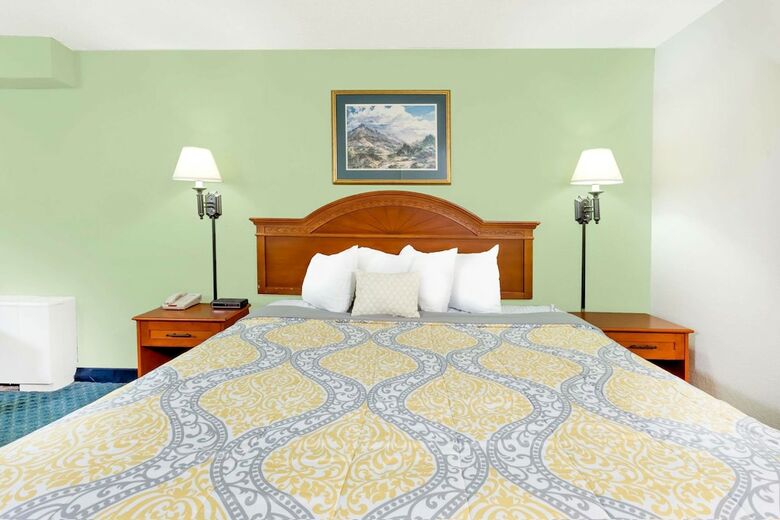 Hotel Days Inn Cedar Falls- University Plaza