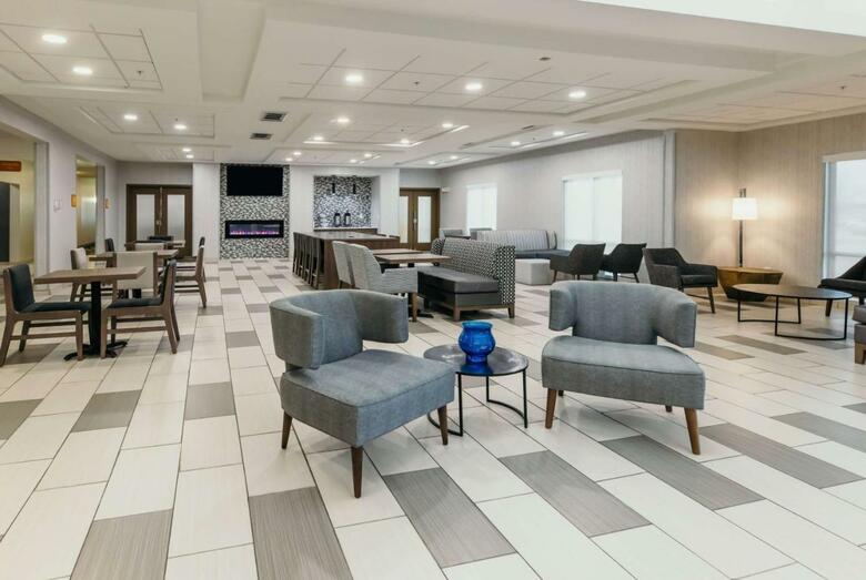 Holiday Inn Express Hotel & Suites Ankeny-des Moines