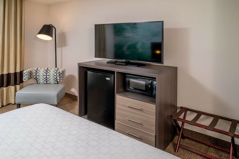 Hotel Clarion Pointe Beckley