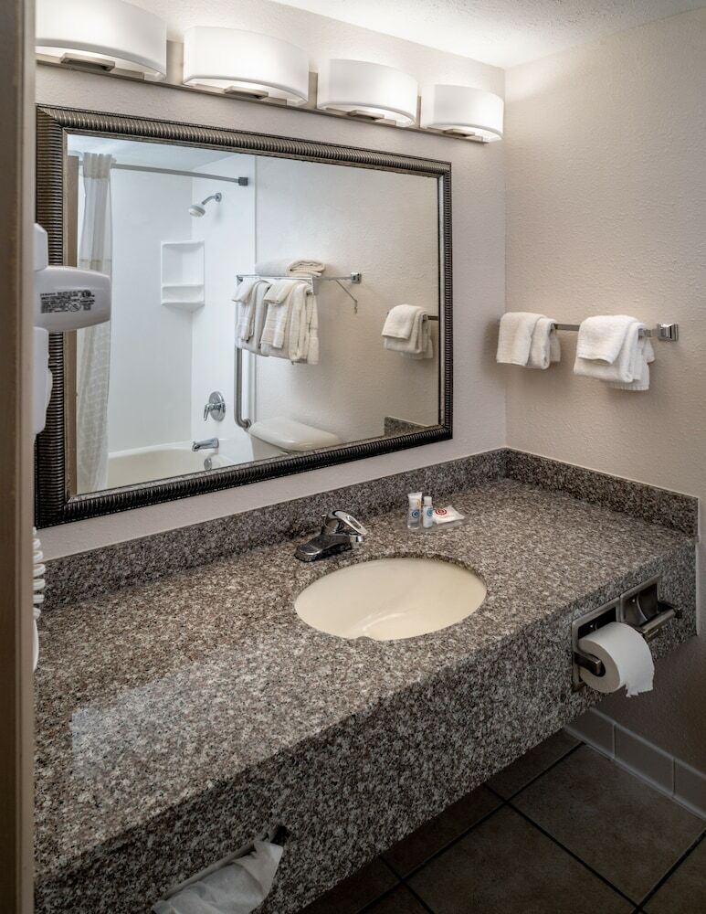 Hotel Clarion Pointe Beckley