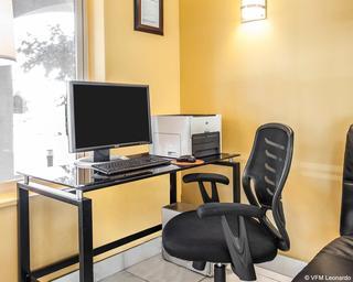 Hotel Quality Inn Grand Suites