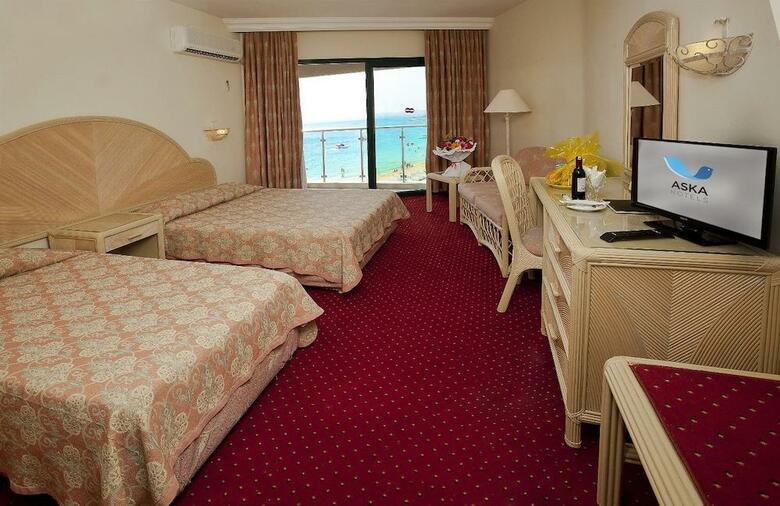 Hotel Aska Just In Beach