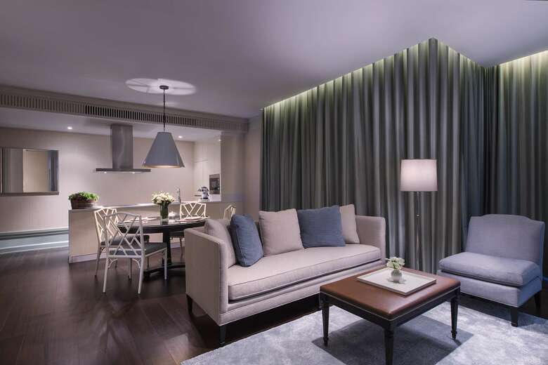 Hotel Oriental Residence Bangkok