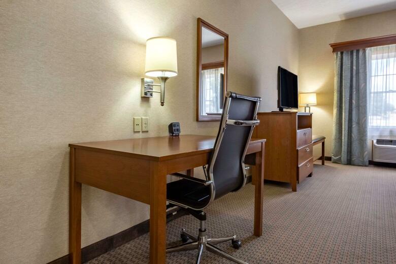 Hotel Comfort Suites