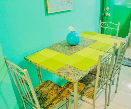 Nomadsmnl Backpackers Homestay